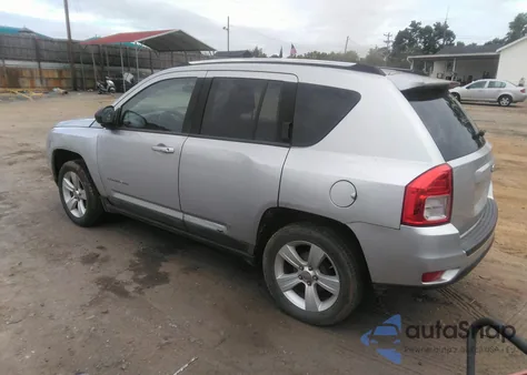 2011 Jeep Compass из США, поврежденный, VIN 1J4NT1FA0BD260598